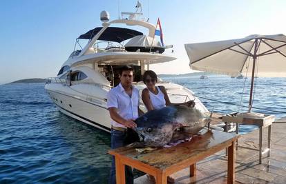 Hvar: Pojeli su tunu od čak 170 kg, vrijednu 75.000 kn