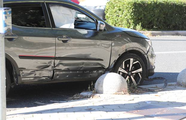 Split: U sudaru s osobnim vozilom poginuo motorist