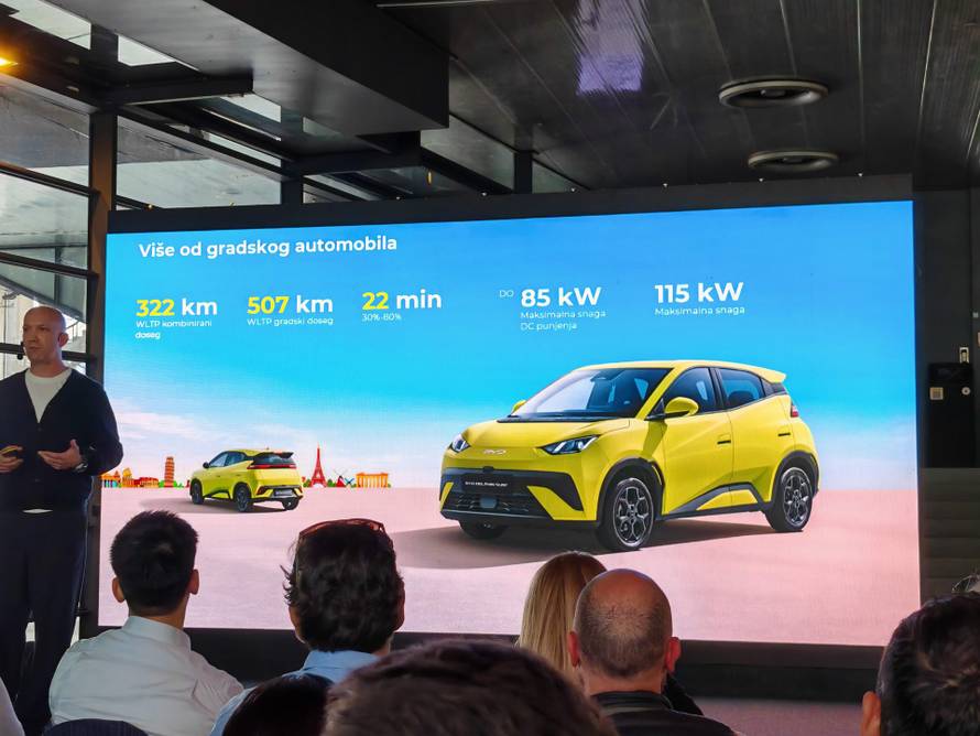 Pokazao kako mu kineski auto izgleda nakon 220.000 km u 2 godine. Premiumi na aparatima