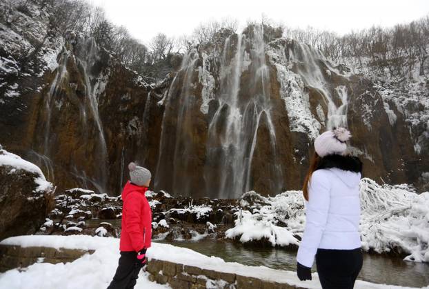 Nacionalni park Plitvicka jezera prekrivena su snijegom