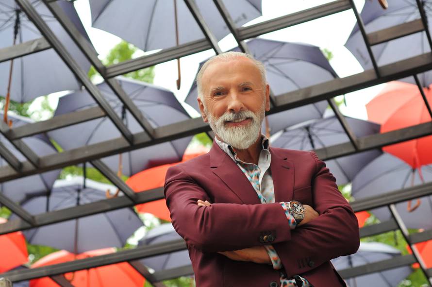 Migranti provalili u kuću Dine Merlina: Policija ulovila jednog