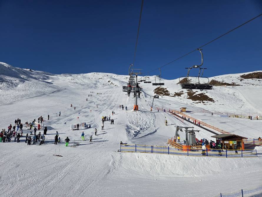 Skija 50 ili 60 tisuća Hrvata, a potroše 150 milijuna eura: Žale se na cijene, a onda sve zapiju