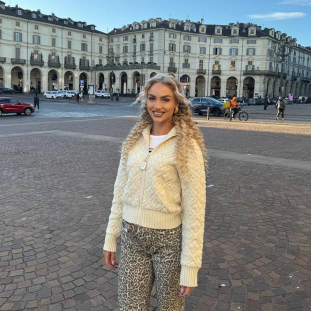 FOTO Slavlje Švicarki pratila je s klupe, a kada je izašla na teren proslaviti - gledali su samo nju