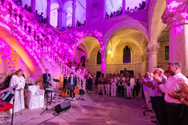 Prvi dubrovački oproštajni koncert Tereze Kesovije