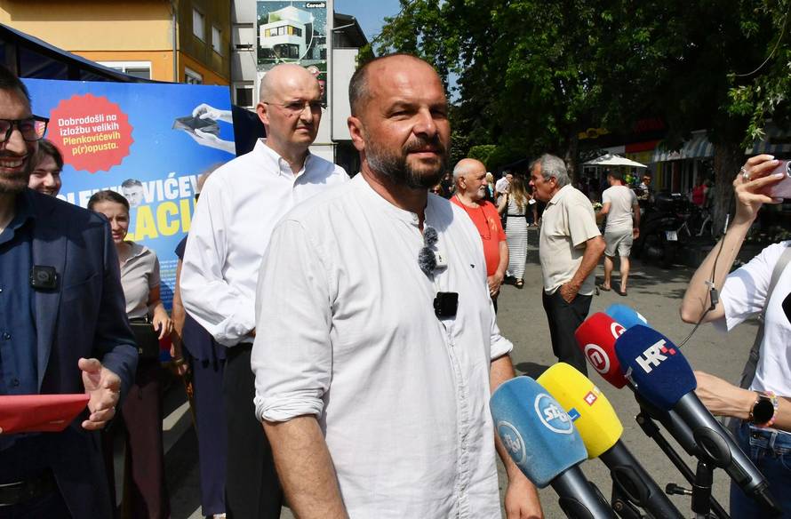 Slavonski Brod: Konferencija za medije u povodu zajedničke kampanje SDP-a i Možemo!  