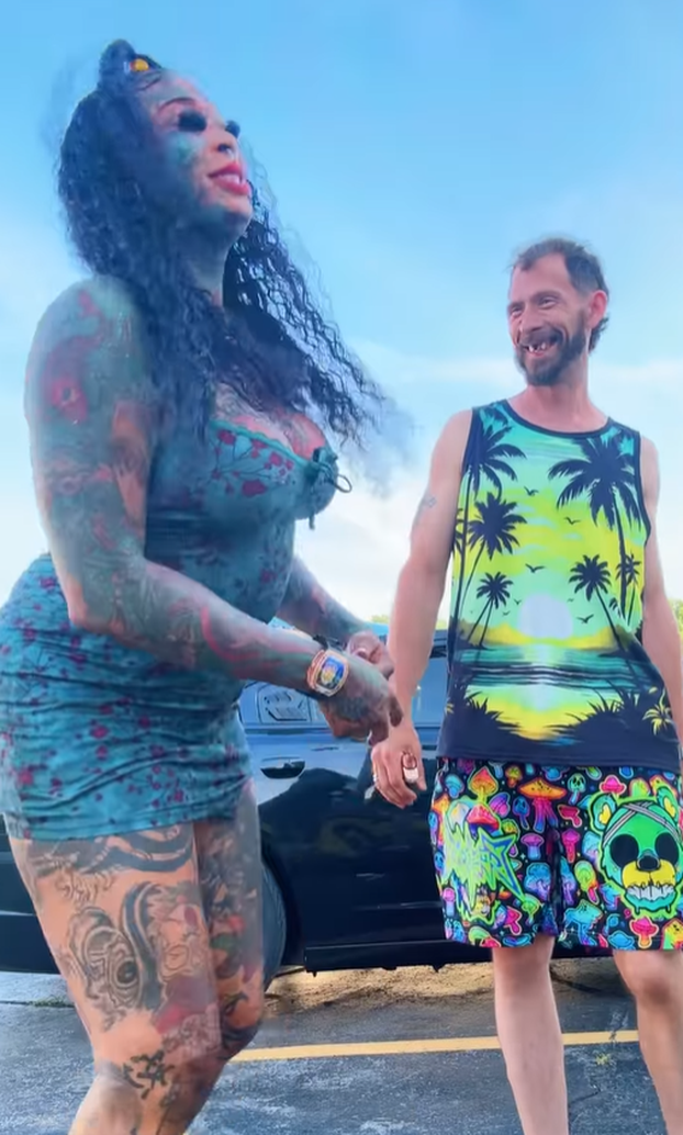 FOTO 'Govore da smo najružniji par ikad! Upoznali smo se preko interneta. Ovo je naša priča...'