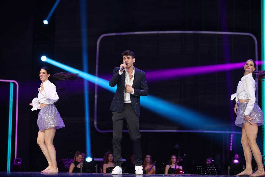 Toni se preselio, Ivan Vidović je magistrirao, a Vanessa otkrila: Ojačala sam u 'Superstaru'!