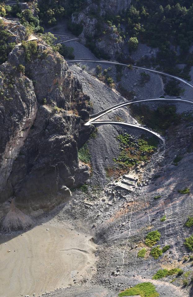 Imotski: Presušilo Modro jezero
