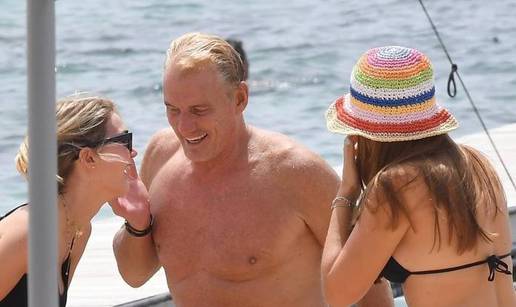 Dolph Lundgren (66) s kćeri (22) i suprugom (27) stigao u Italiju: Zabavljali su se na plaži...