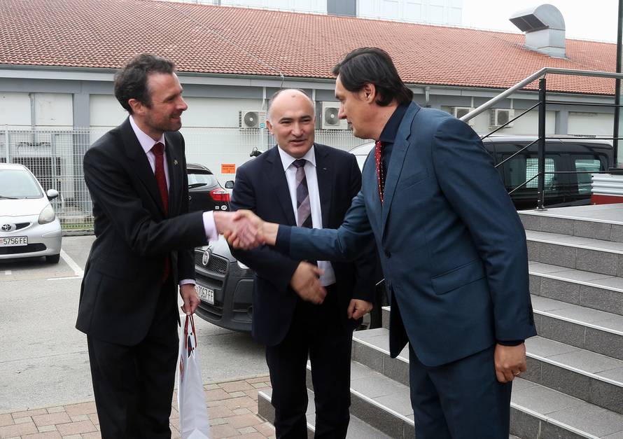 Mediji postavljaju bitna pitanja, najveći su doprinos društva...