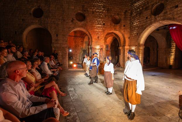 Dubrovnik: Otvoren 12. Midsummer Scene Festival premijerom predstave "Jedan za sve"