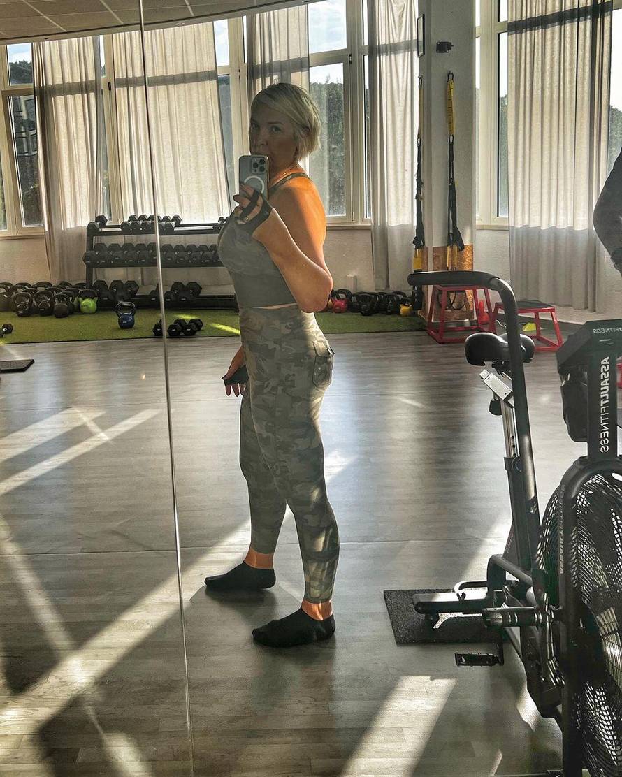 Danijela Dvornik pohvalila se rezultatom napornih treninga: 'Napokon sam stala u ove hlače'