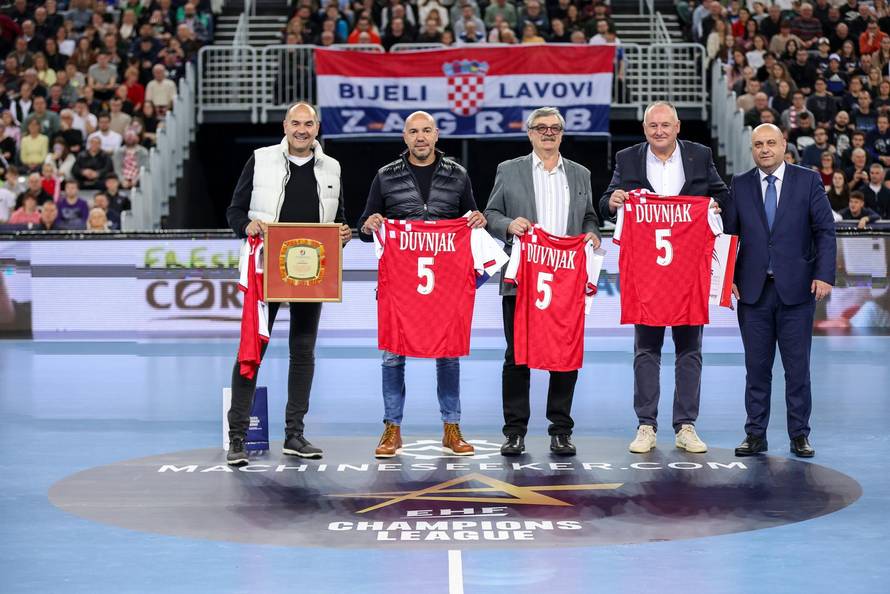 Zagreb: Tucak, Bukic, Rudi? i Drnasi primili nagrade zbog sjajnih rezultata na Svjetskom i Europskom prvenstvu za vrijeme utakmice RK Zagreb - PSG