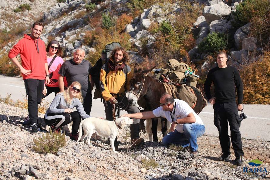 Frajer putuje s magarcem