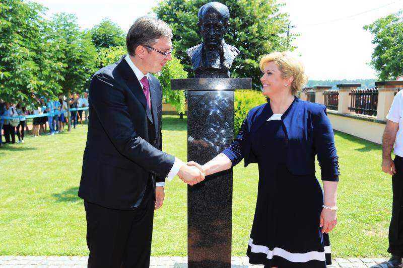 Predsjednica Grabar-Kitarović i premijer Srbije Vučić u Dalju