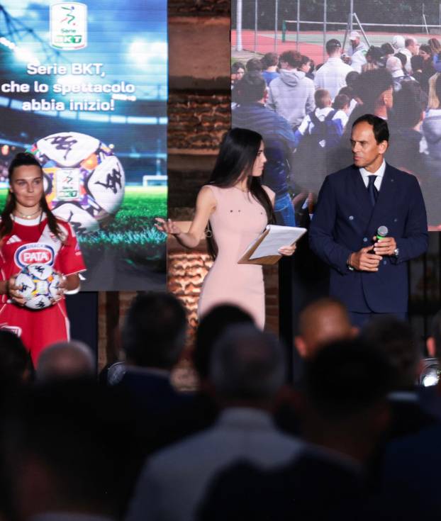 FOTO Malo nogomet, malo tenis i fotke koje ruše internet: 'Za tebe bi muškarci išli u ratove'
