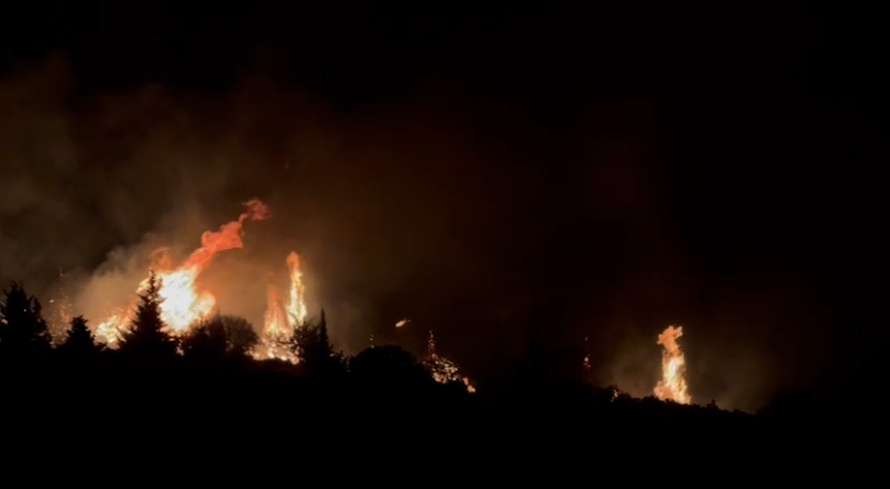 VIDEO Požari u Dalmaciji. Gorio deponij u Prgometu: 'Zatvorite vrata i prozore, ne udišite dim'