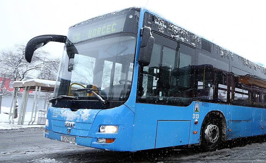 Oprezno zbog ledene kiše, MUP upozorava: Prilagodite vožnju!