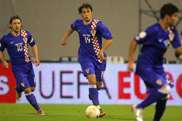 ARHIVA - 2006. Zagreb: Vatreni i "maksimirska krtica" srušili su Englesku 