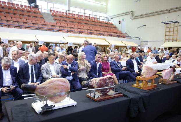 Drniš: Otvoren 9. me?unarodni festival pršuta
