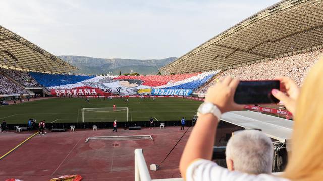 Split: Stadion Poljud,  Finale Hrvatskog nogometnog kupa HNK Hajduk - HNK Rijeka, navijači 