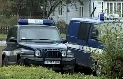 Poljska: Curica (2) upalila auto i pregazila svoju baku