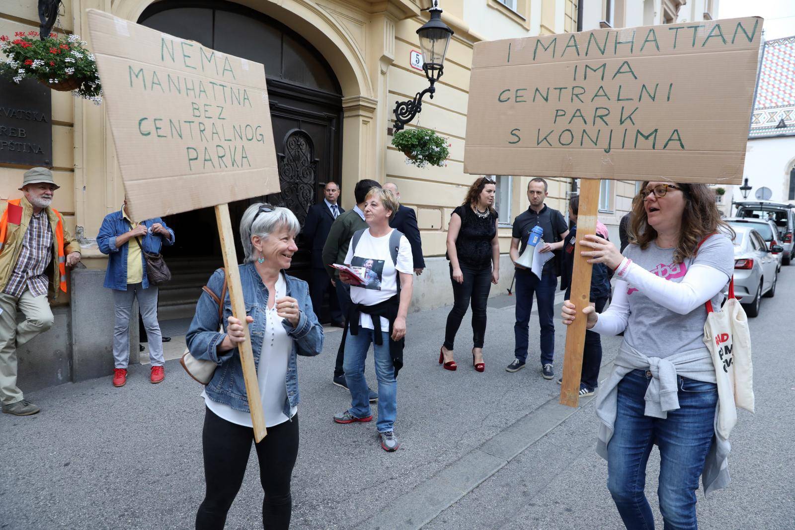 Protestni skup protiv novog prijedloga GUP-a ispred skupÅ¡tine Grada Zagreba