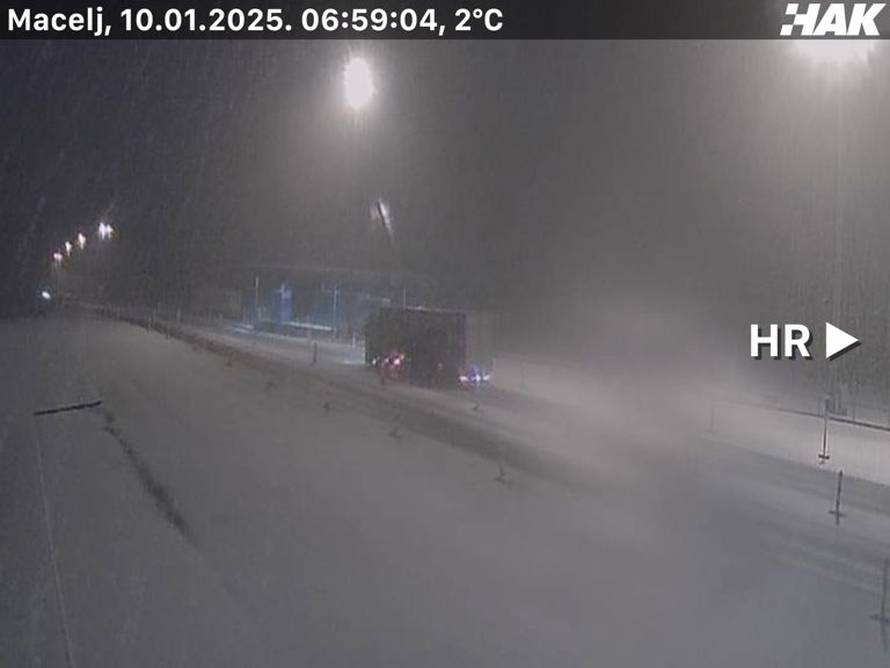 VIDEO Stigla nagla promjena vremena! Snijeg pada u dijelu Hrvatske. Izdali su alarme!