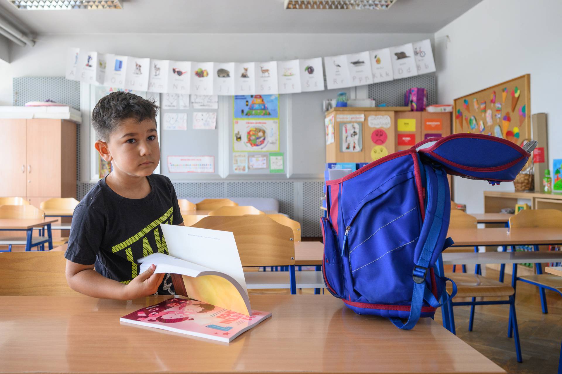Zagreb: Dječak koji je bolovao od leukemije danas je krenuo u prvi razred osnovne škole