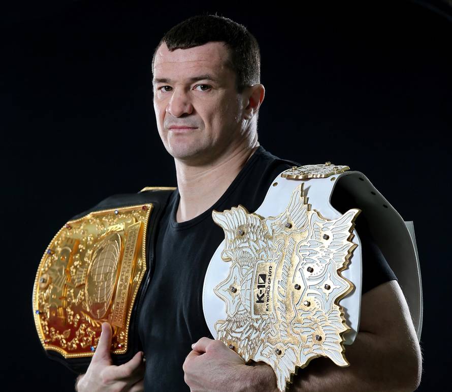 Cro Copov život: Sve počelo u šupi koja je bila napola svinjac