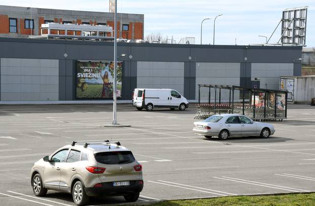 Sisčani su se priključili bojkotu trgovina i kafića 