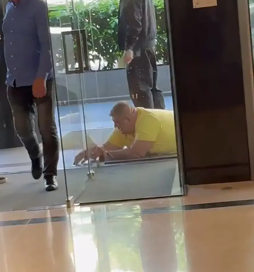 FOTO Drama u Zagrebu: Srpski menadžer brutalno pretučen. Krvav je ležao ispred hotela