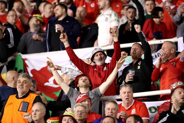 Split: Navijači Walesa uoči početka utakmice Hrvatska - Wales
