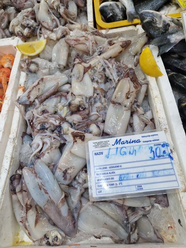 FOTO 'Pa to nije normalno, kila rajčica sedam eura! Nemam ja toliko, kupila sam tri komada'