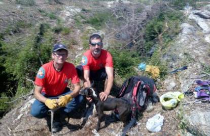 Bravo za HGSS: Na području Stankovaca iz jame spasili psa 