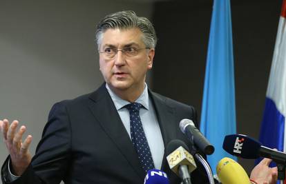Plenković: 'Mufljuzima, sitnim profiterima, lažljivcima covid je tema da nešto zarade u politici'