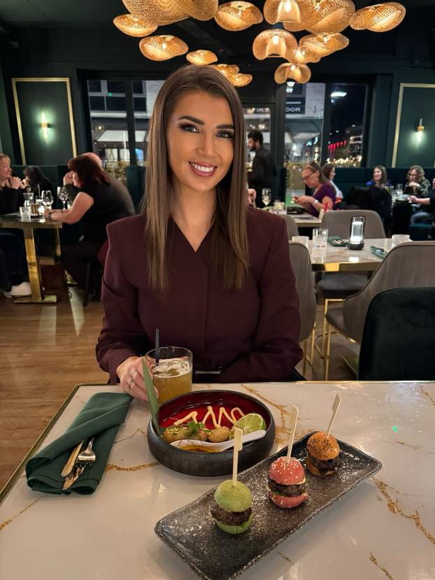 FOTO Zbog fatalne ljepotice je premierligaš dobio nove fanove