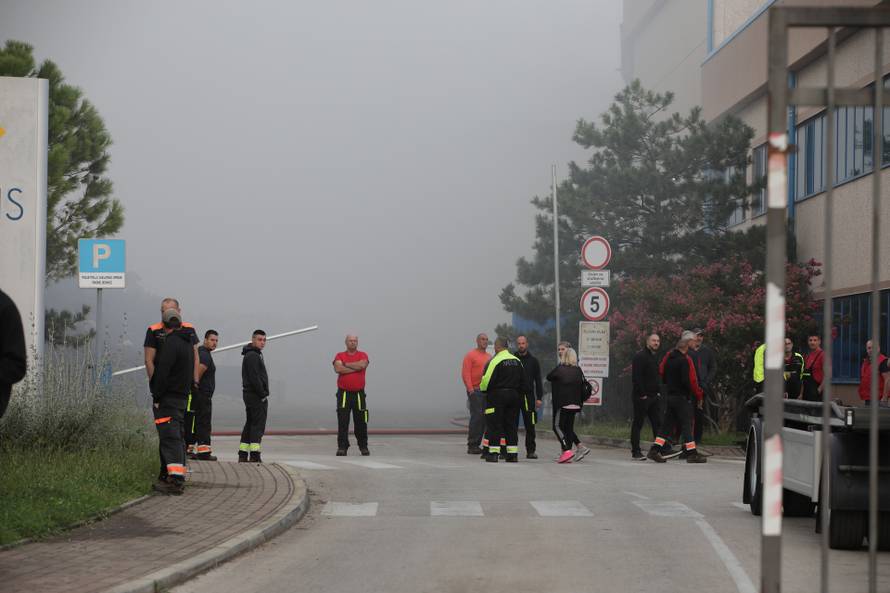 Rijeka: Izbio požar u skladištu Metisa na Kukuljanovu