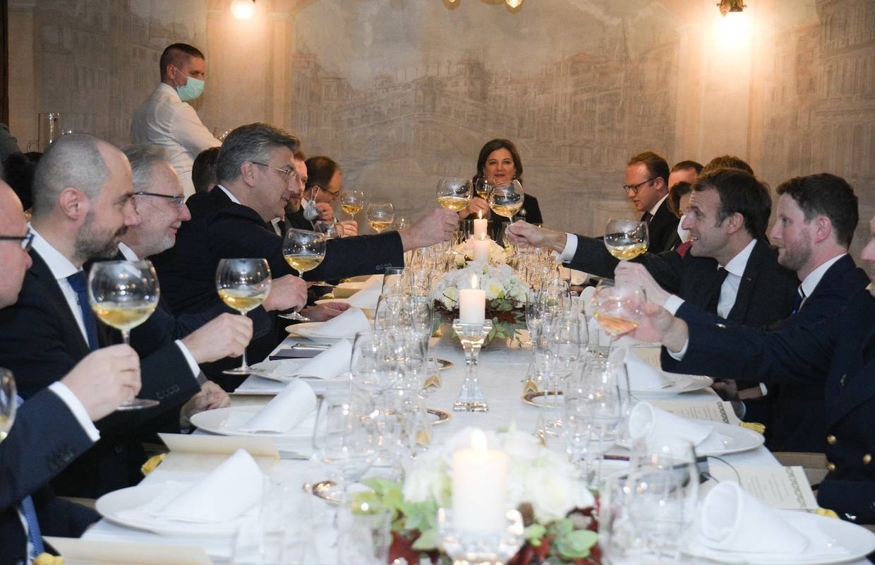Plenković i Macron na večeri: Nazdravili, pričaju o stanju u regiji, migracijama, ali i klimi