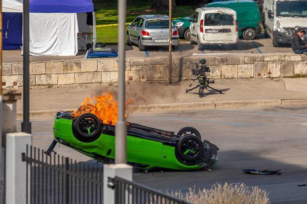 Pula: Eksplozija automobila ispred Arene, tijekom snimanja kriminalističke serije