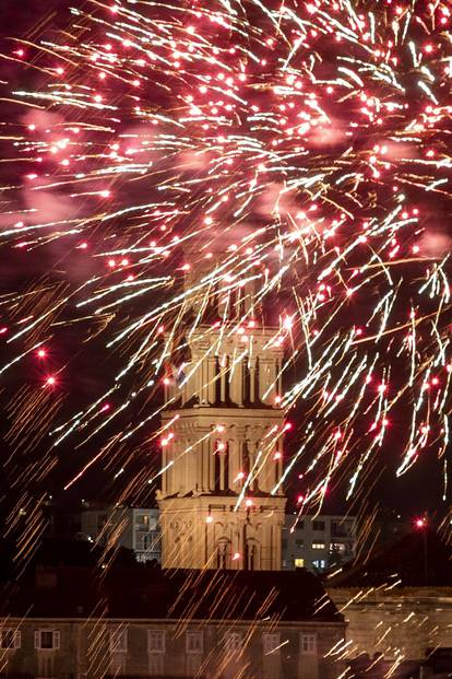 Split: Vatromet povodom obilježavanja blagdana svetog Dujma