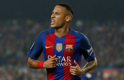 Neymar skršio Ferrari:  Barcin igrač slupao se uoči Sociedada