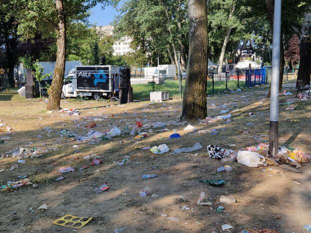 Pogledajte kako Bundek sada izgleda! Sinoć bila hrpa smeća, vrijedni čistači radili cijelu noć