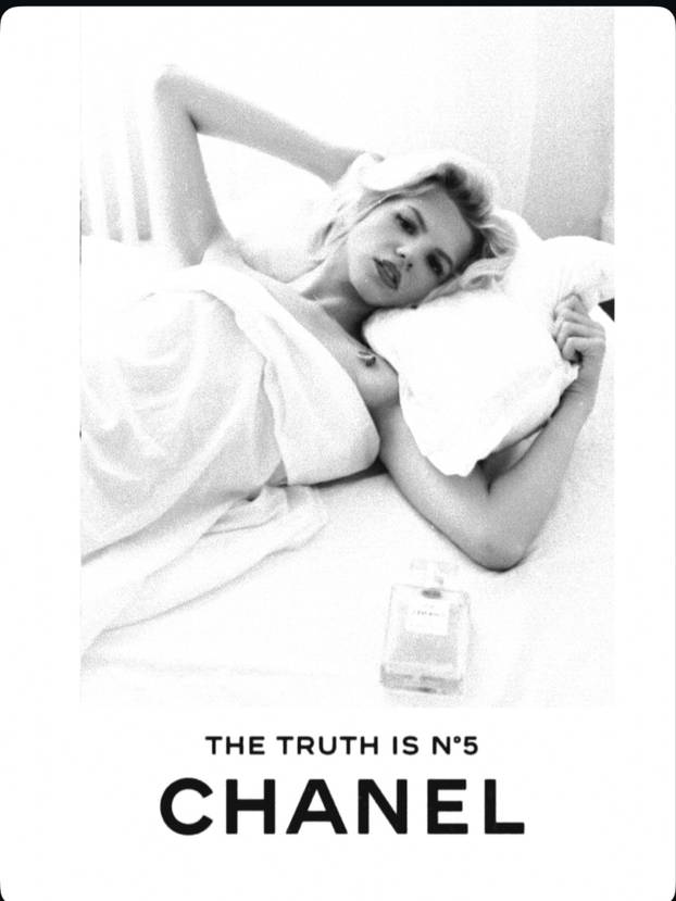 FOTO Mlada ljepotica obožava vintage stil - u retro krpicama donosi seksepil iz 1950-ih