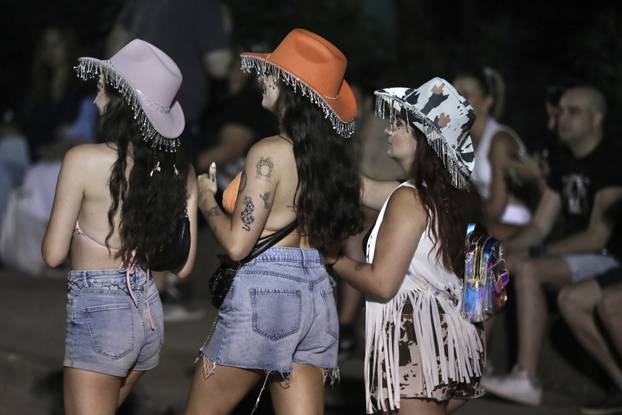 Split: Dolazak partijanera na drugu večer Ultra Europe festivala 2025.