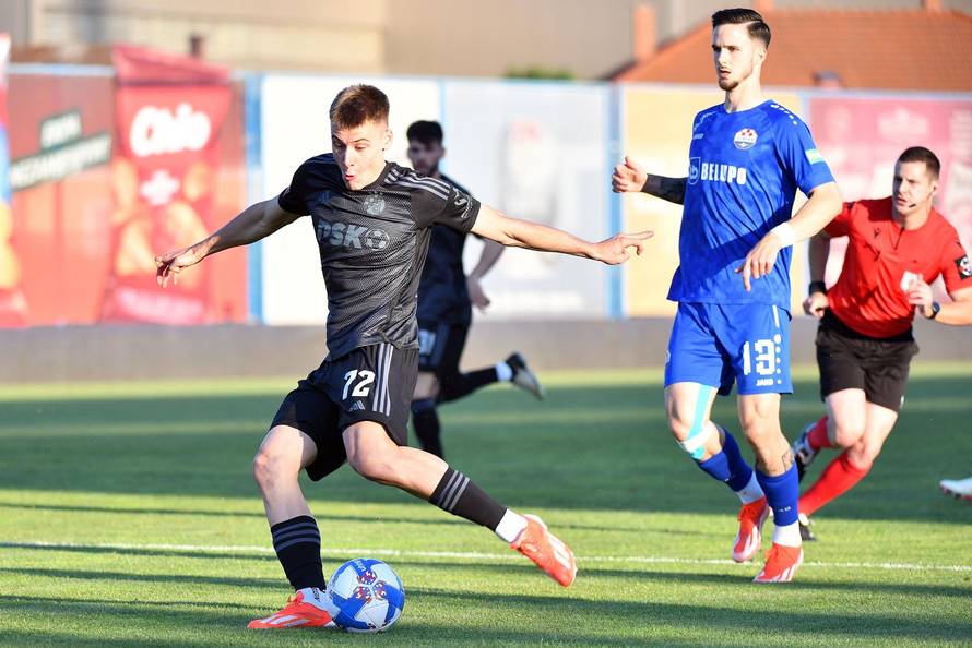 Koprivnica: Zagrijavanje igrača uoči početka utakmice NK Slaven Belupo - GNK Dinamo