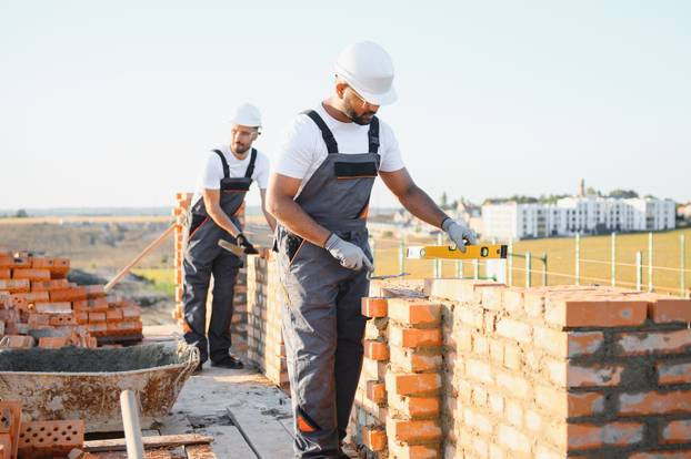 Group,Of,Indian,Workers,At,A,Construction,Site.