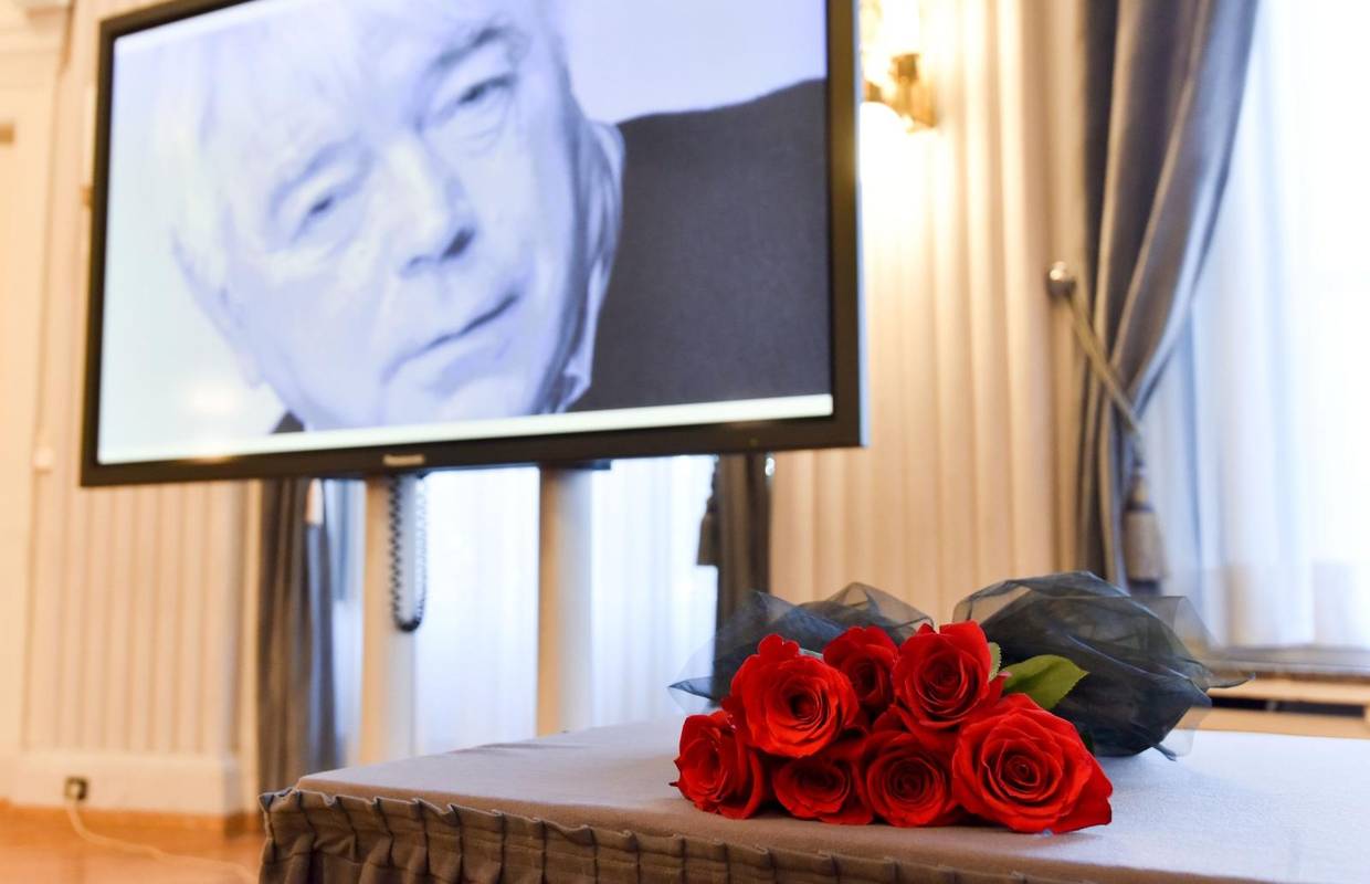 Novinari se pozdravili s nagrađivanim Vjesnikovim novinarom Jovanom Hovanom
