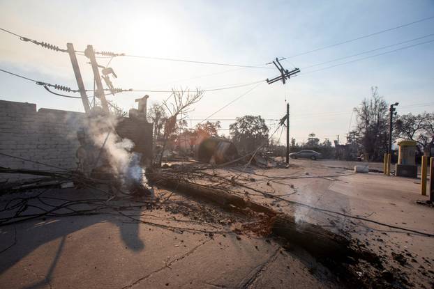 Massive Los Angeles fires rage on