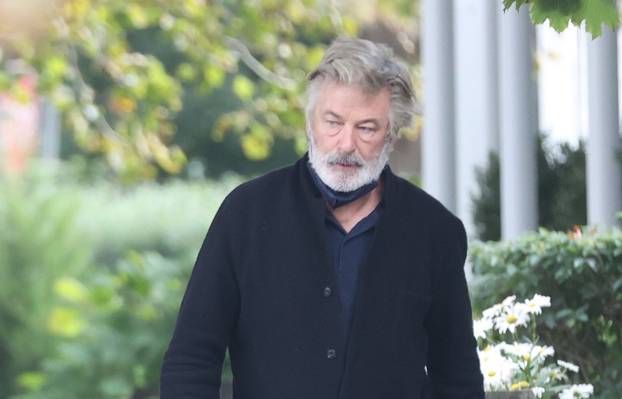 Exclusive - Alec Baldwin looks unkept as he is spotted grabbing a coffee in the Hamptons, East Hampton, USA - 07 Oct 2021